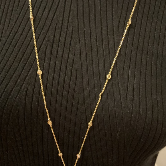 Elegant Gold Pendant Necklace - Picture 3 of 5